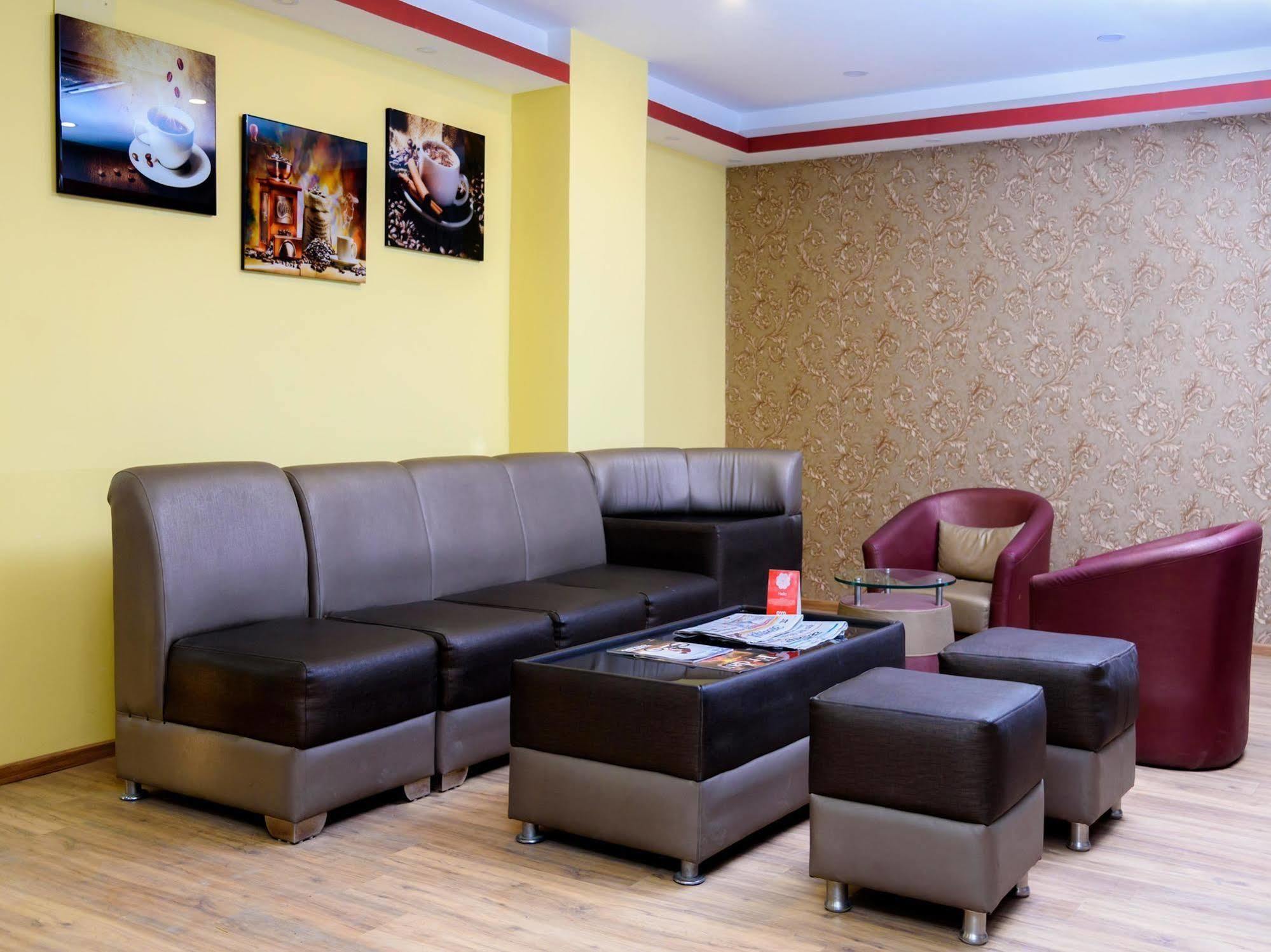 Oyo 105 Hotel Travel Inn Катманду Екстер'єр фото