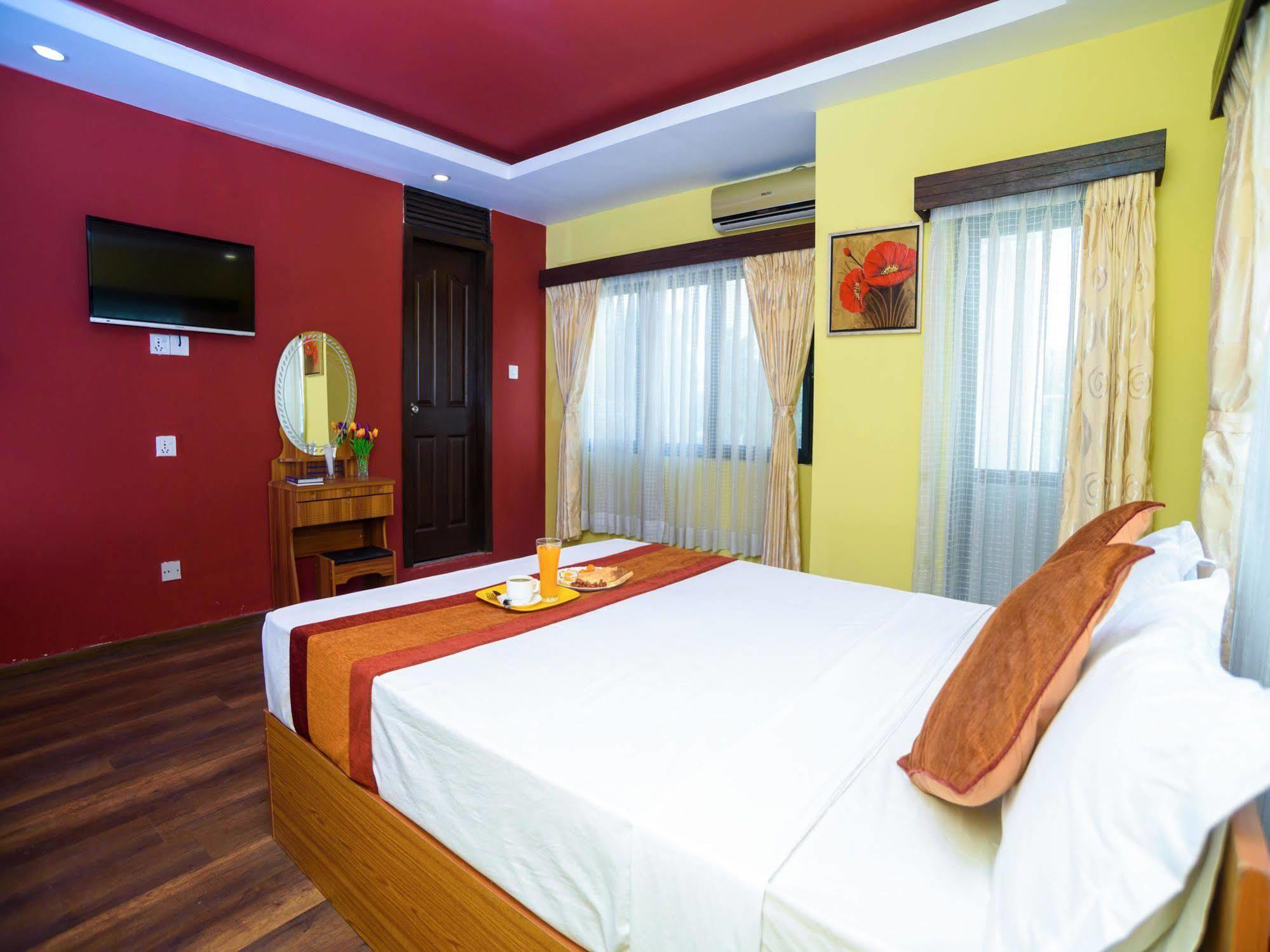 Oyo 105 Hotel Travel Inn Катманду Екстер'єр фото