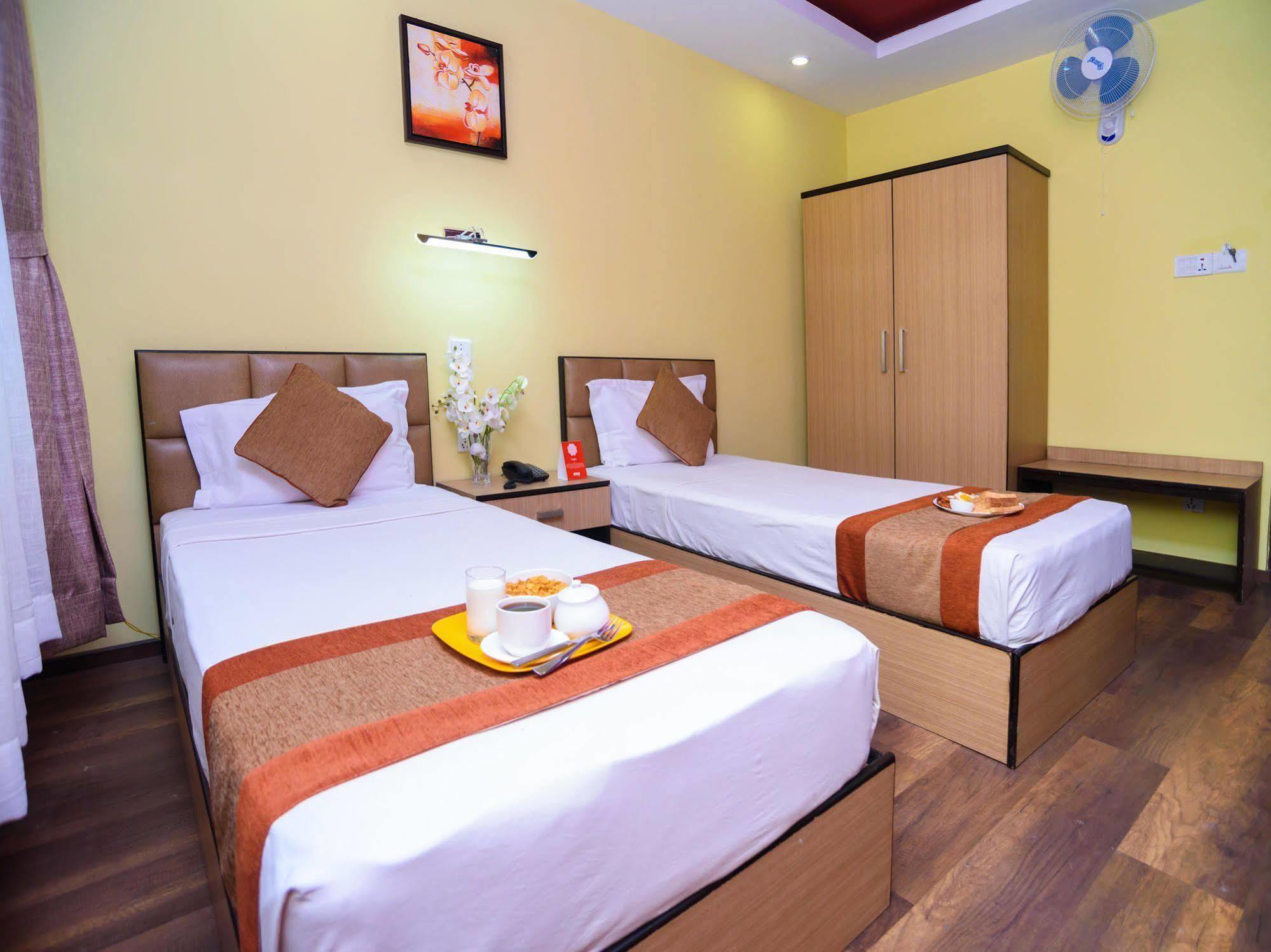 Oyo 105 Hotel Travel Inn Катманду Екстер'єр фото