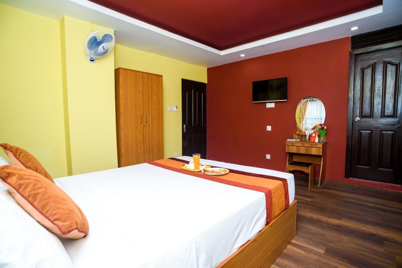 Oyo 105 Hotel Travel Inn Катманду Екстер'єр фото